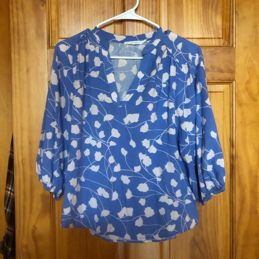 Lush VNeck floral top